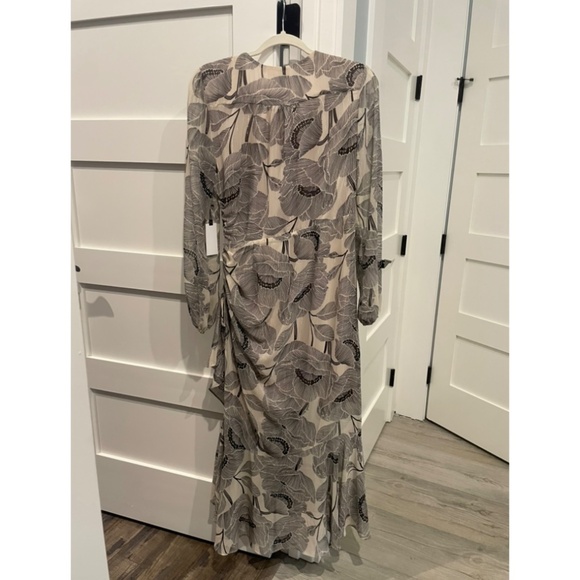 ASTR The Label Ivory Floral V-Neck Midi Dress, NWT, Large - Picture 2 of 7